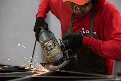 Infraestrutura Sartori Estruturas Metálicas e Pré Moldados. Trabalhando com qualidade e segurança. Imagem trabalho interno Sartori.